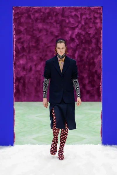 Look 2